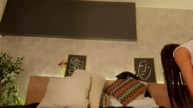 karina gomez 18 online show from February 24, 2026, 11:41 am