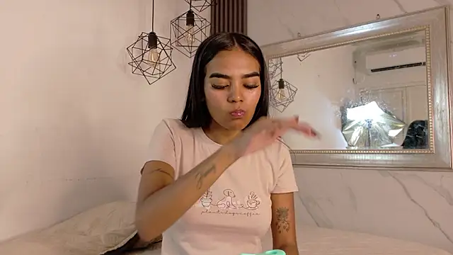 julieta aguilar1 online show from February 13, 2026, 7:21 pm