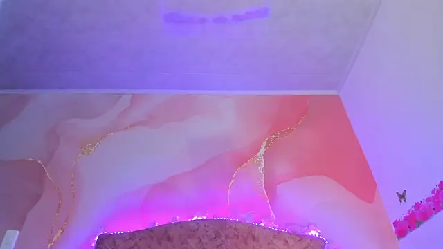 Snapshot of Bella__sweet chatting on January 18, 2025, 6:53 pm Bella sweet online show from January 18, 2025, 6:53 pm