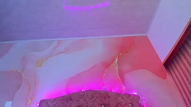 Snapshot of Bella__sweet chatting on March 1, 2025, 7:04 pm Bella sweet online show from March 1, 2025, 7:04 pm