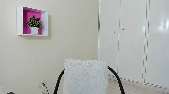 ASIAM BRUNET online show from March 5, 2025, 1:06 pm