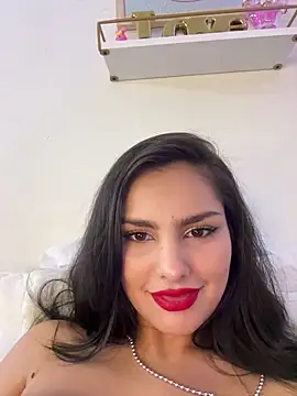 Maddy Rouse  online show from March 14, 2025, 4:32 am