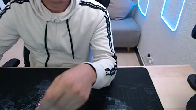 team dinamite69 online show from March 5, 2026, 12:23 pm