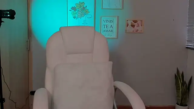 Elena Ruiz online show from January 5, 2025, 9:57 pm