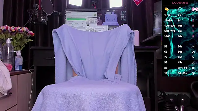 Raissa sky26 online show from April 18, 2026, 2:48 am