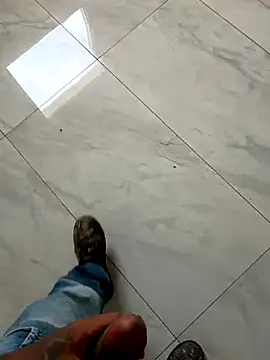 MorenoTatu online show from April 10, 2026, 3:06 pm