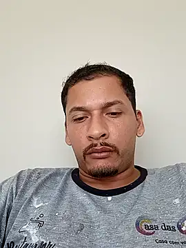 MorenoTatu online show from April 28, 2026, 3:39 pm