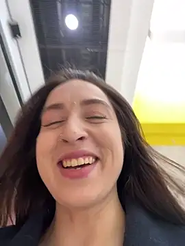 Holly Play online show from March 14, 2025, 9:24 am