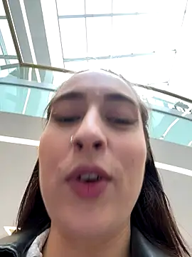 Holly Play online show from September 16, 2025, 9:10 am