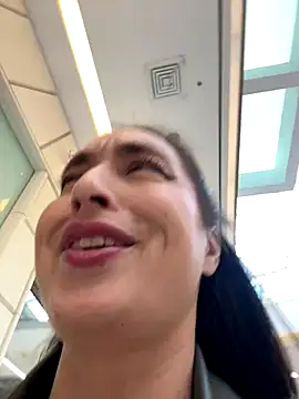 Holly Play online show from September 28, 2025, 10:09 am