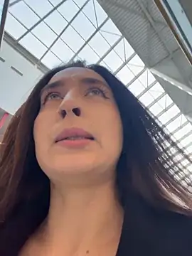 Holly Play online show from March 13, 2026, 8:10 am