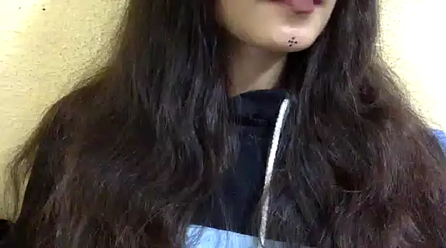 Snapshot of krati74 chatting on January 21, 2025, 11:35 am krati74 online show from January 21, 2025, 11:35 am