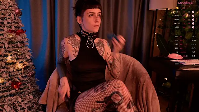 MichaellaMoon online show from December 29, 2024, 11:39 pm