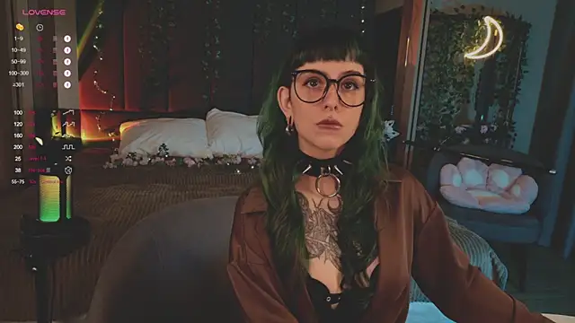 MichaellaMoon online show from March 7, 2025, 3:49 pm