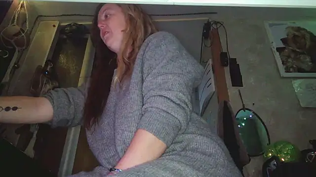 Lyrann89 online show from December 1, 2025, 1:43 am