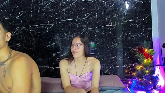 Snapshot of Couplehot__1 chatting on January 4, 2025, 3:50 am Couplehot 1 online show from January 4, 2025, 3:50 am