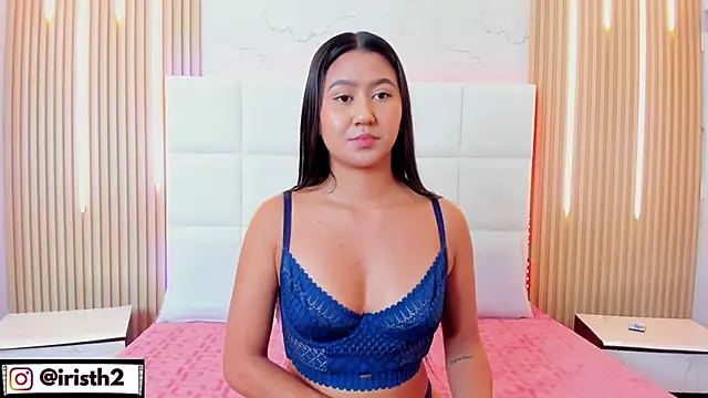 Iris Thompson  online show from October 25, 2025, 4:42 am