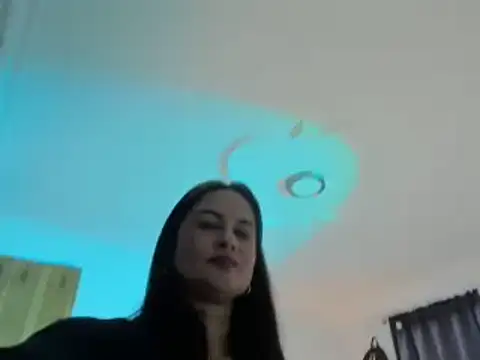 lucy diiaz online show from September 22, 2025, 8:11 pm