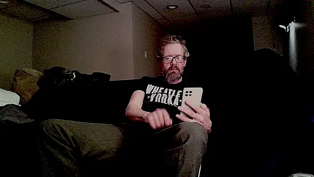 Snapshot of AronMellon76 chatting on March 3, 2026, 3:23 am AronMellon76 online show from March 3, 2026, 3:23 am