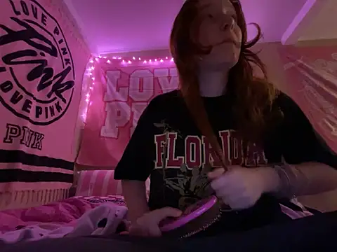 gingerbabe18 online show from December 19, 2025, 11:23 pm