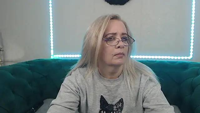 IvanaCharm online show from February 6, 2026, 4:28 am