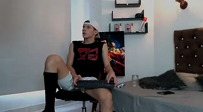 flowers18 online show from January 24, 2025, 9:26 pm