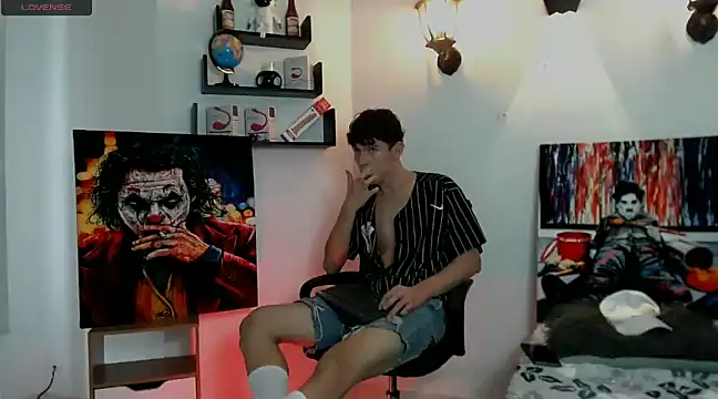 flowers18 online show from February 3, 2025, 9:18 pm