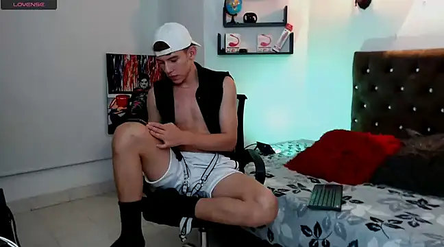 flowers18 online show from March 1, 2025, 2:04 am