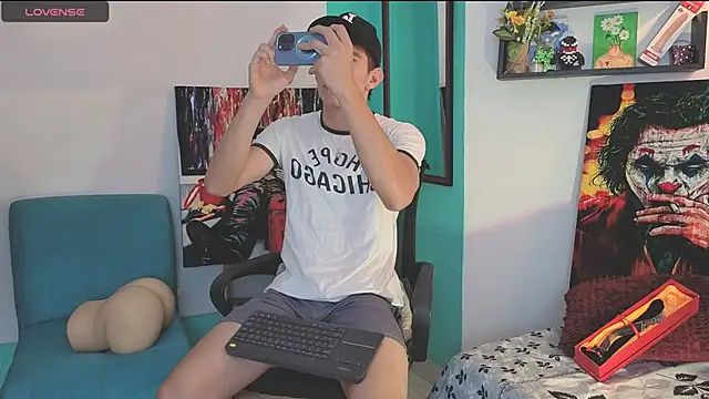 flowers18 online show from April 13, 2026, 10:26 pm