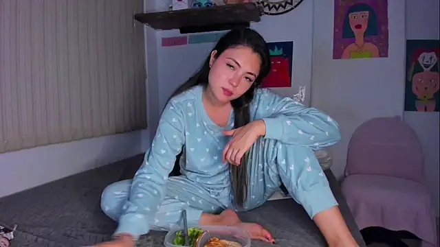 Snapshot of azumi_cutiepie_ chatting on February 18, 2025, 10:36 pm azumi cutiepie online show from February 18, 2025, 10:36 pm