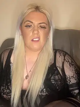 Blondiee3088 online show from December 3, 2024, 10:18 pm