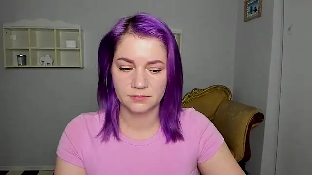 MariaSttone online show from April 15, 2026, 7:43 pm