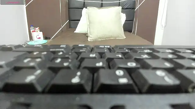 Snapshot of AntonellaRosee_ chatting on January 31, 2025, 11:46 am AntonellaRosee online show from January 31, 2025, 11:46 am