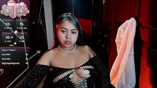 Snapshot of AntonellaRosee_ chatting on March 18, 2025, 5:53 pm AntonellaRosee online show from March 18, 2025, 5:53 pm
