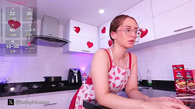 nicollefiorett online show from February 15, 2026, 9:11 pm