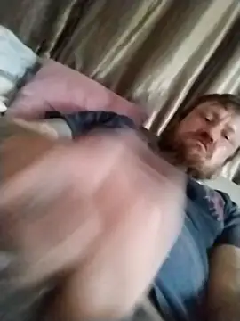 hornygiltz92 online show from April 9, 2026, 7:41 pm