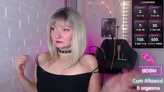 Snapshot of Sandralawrence chatting on October 4, 2025, 8:51 pm Sandralawrence online show from October 4, 2025, 8:51 pm