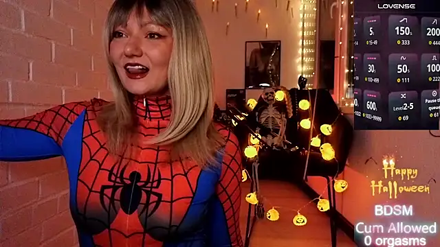 Snapshot of Sandralawrence chatting on October 31, 2025, 9:05 pm Sandralawrence online show from October 31, 2025, 9:05 pm