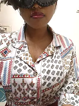 sandy naughty online show from November 10, 2025, 4:28 pm