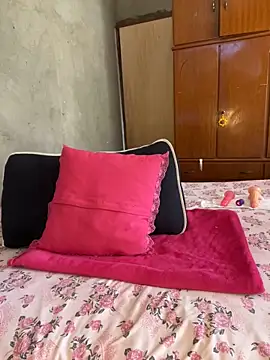 Snapshot of RuivaRaposinha chatting on January 24, 2025, 8:22 pm RuivaRaposinha online show from January 24, 2025, 8:22 pm