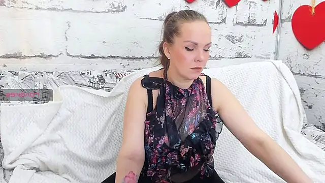 fiery stella online show from March 16, 2025, 6:53 am