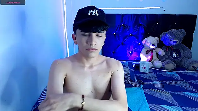 benji hoter online show from November 6, 2025, 8:32 pm