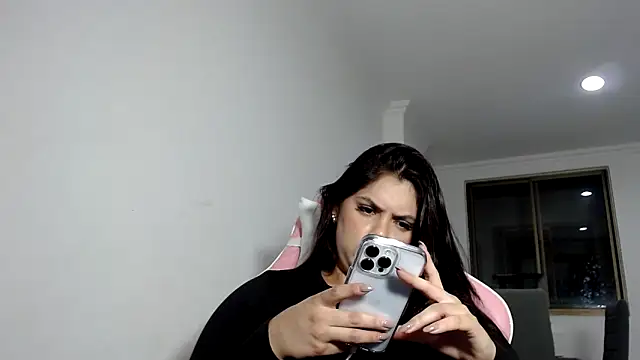 kimberlyhills1 online show from March 10, 2025, 11:06 pm