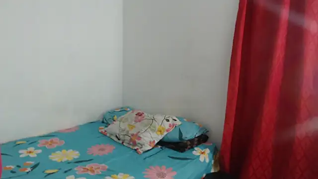 RocioColombia online show from March 18, 2026, 11:19 pm