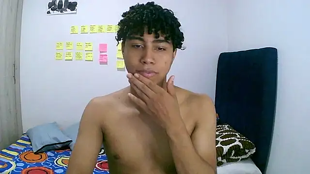 sexy diamante  online show from February 3, 2026, 3:04 am