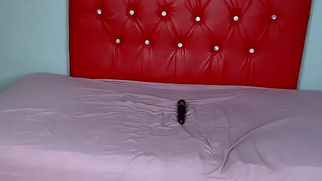 EbonyBentley online show from September 28, 2025, 6:35 pm