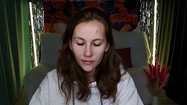 MichelleOrtis online show from February 6, 2025, 1:32 pm