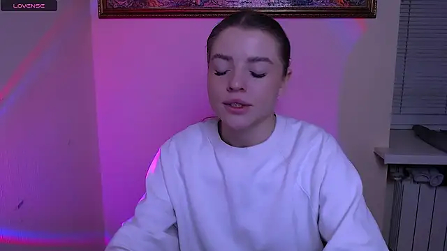 MissOliviaa  online show from January 13, 2026, 11:15 am