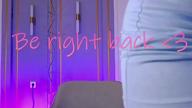 Snapshot of Smiley_Mia chatting on January 31, 2025, 8:11 am Smiley Mia online show from January 31, 2025, 8:11 am