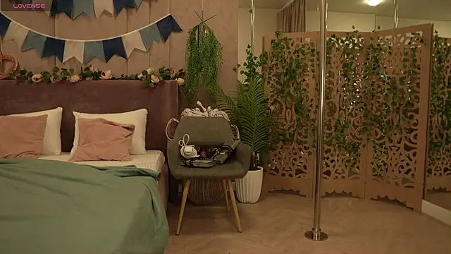 Snapshot of Smiley_Mia chatting on October 2, 2025, 5:14 am Smiley Mia online show from October 2, 2025, 5:14 am